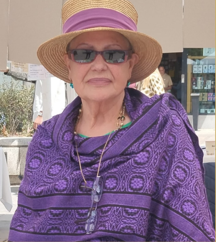 Shiva Castellanos, autora del poemario Rosa de Diciembre publicado con JPHC